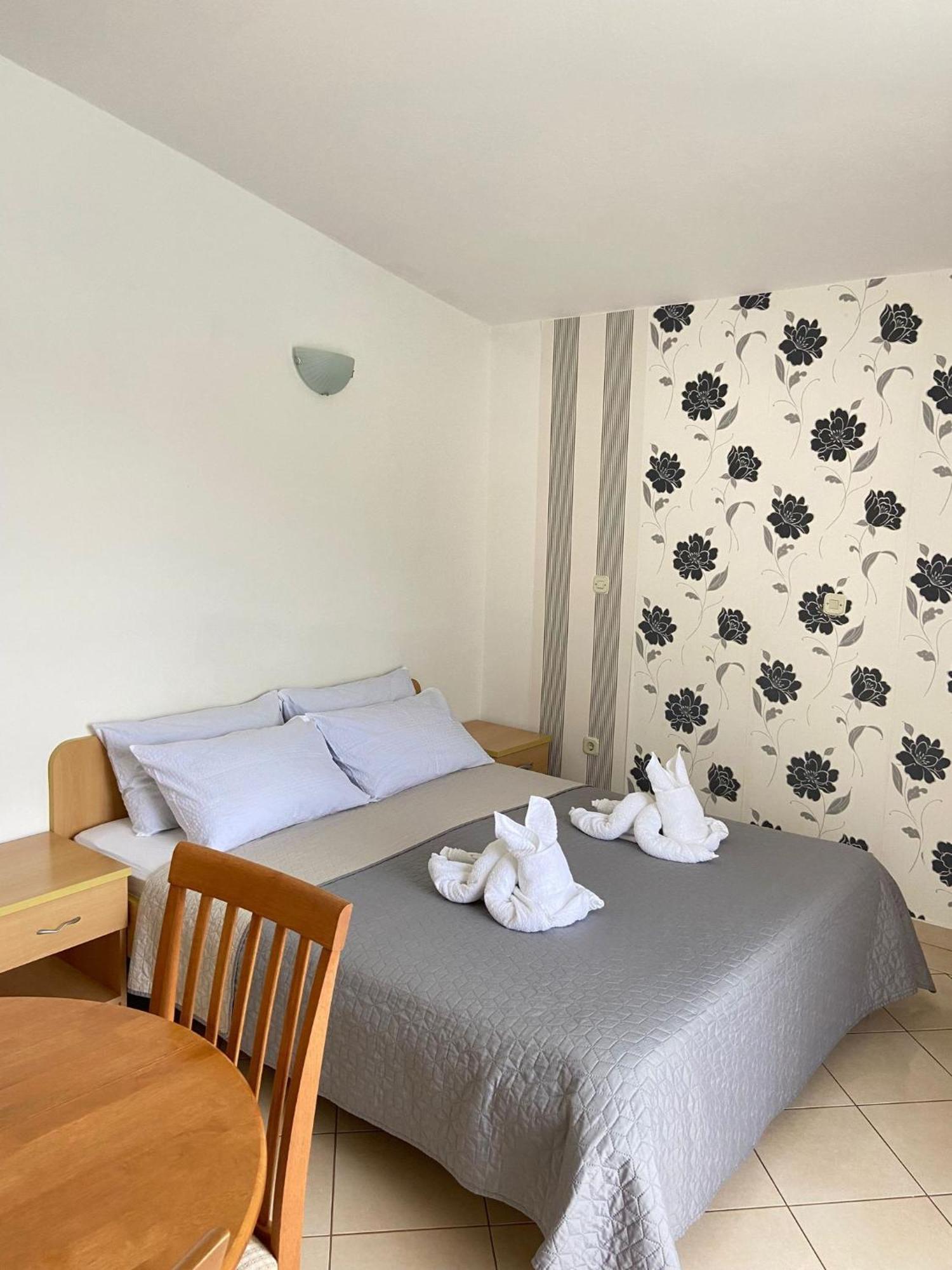 Apartments Tiho & Jelena Blace Εξωτερικό φωτογραφία